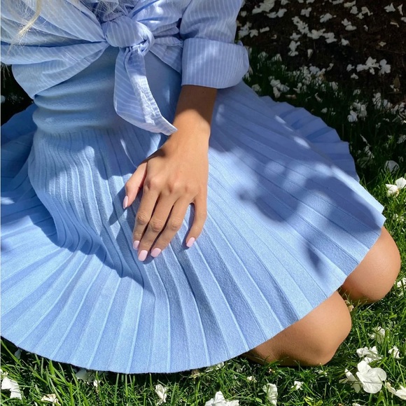 MiaMod Summer Pleated Light Blue Denim skirt (Relaxed Fit Small) - Picture 4 of 4